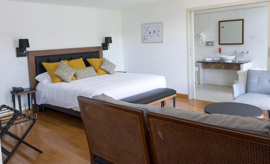Privilege Room with Valley view room - Image 1