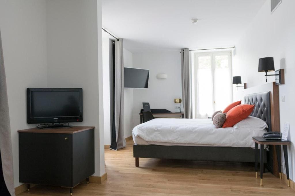 Privilege Room with Valley view room - Image 3