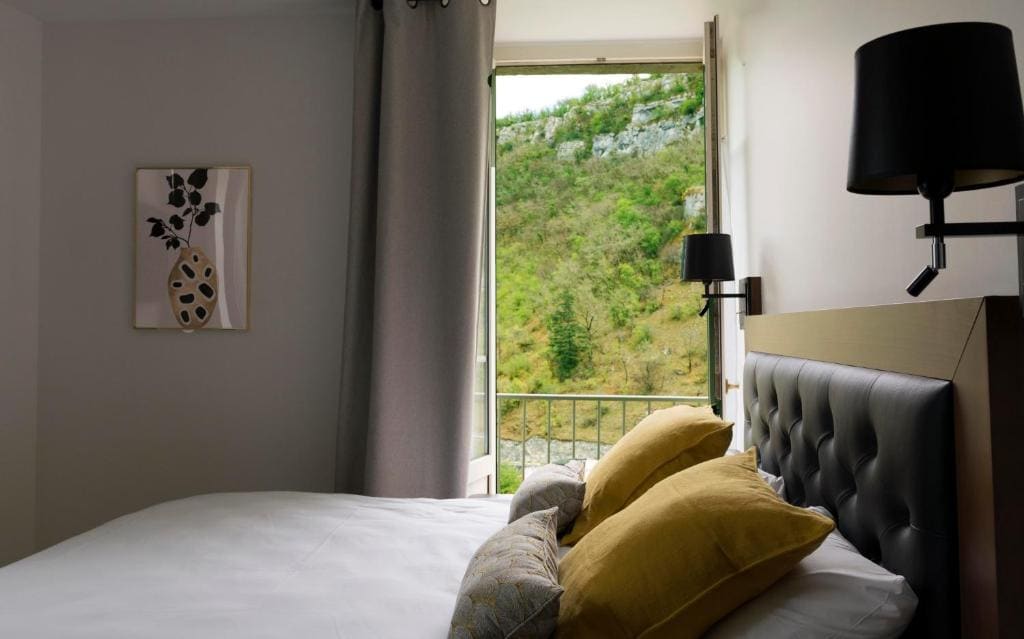 Superior Room with Valley View room - Image 2