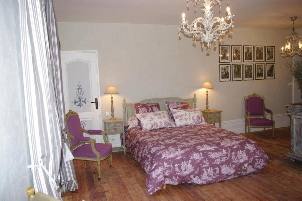 Deluxe Double or Twin Room with Spa Bath room - Image 3