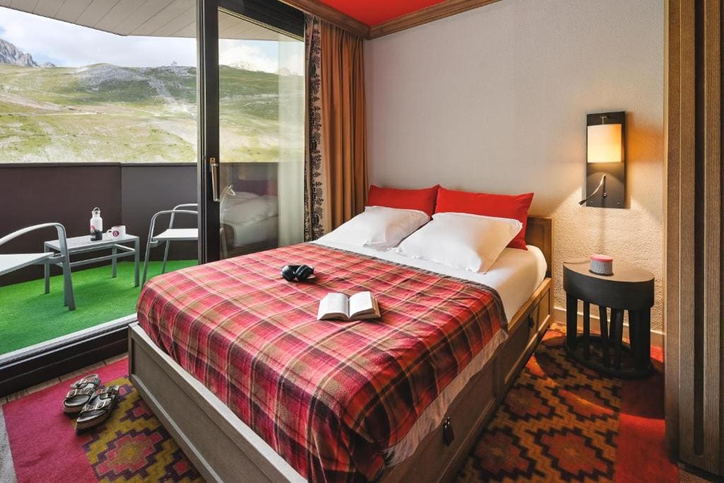 Double Room with Mountain View room - Image 3