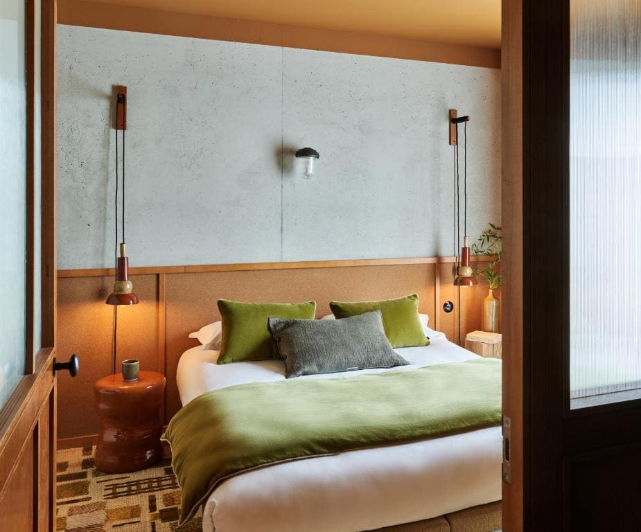 Side-by-side double rooms room - Image 3
