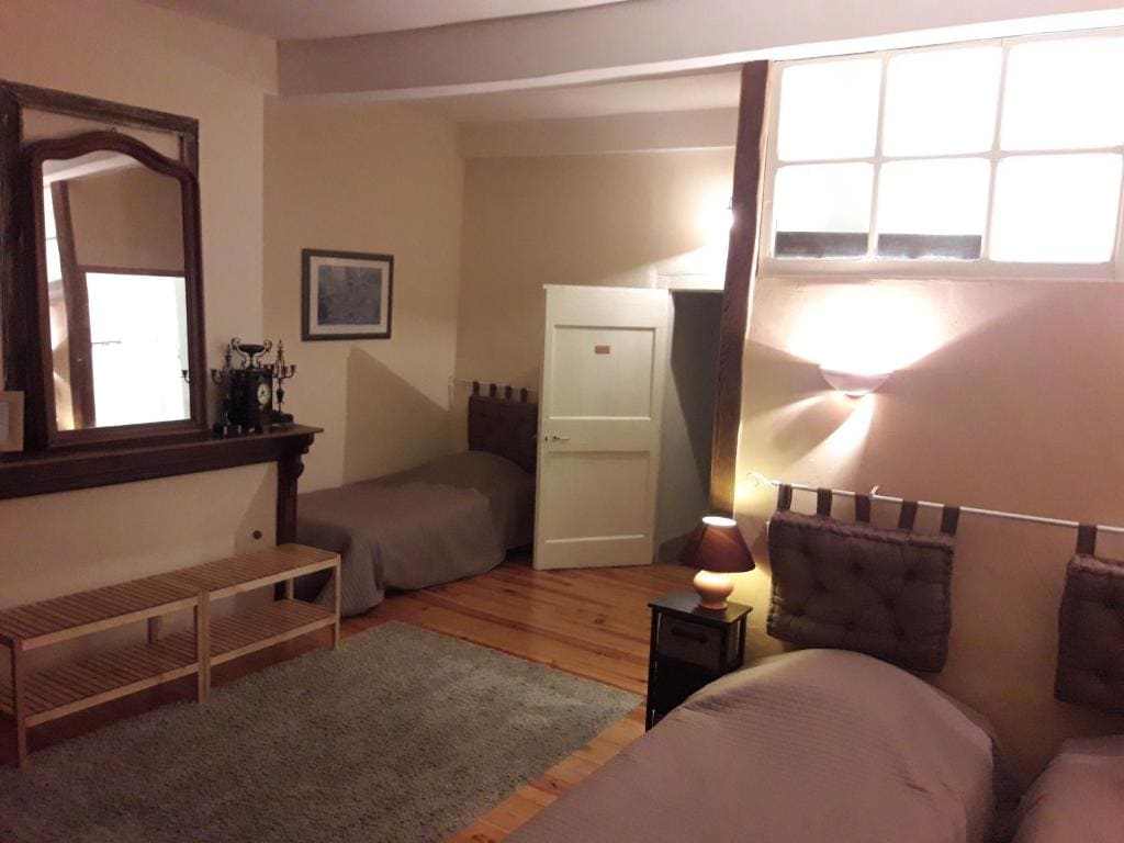 Room room - Image 2