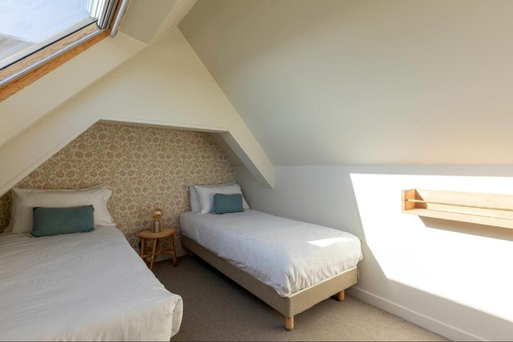 Premium Family Room room - Image 1