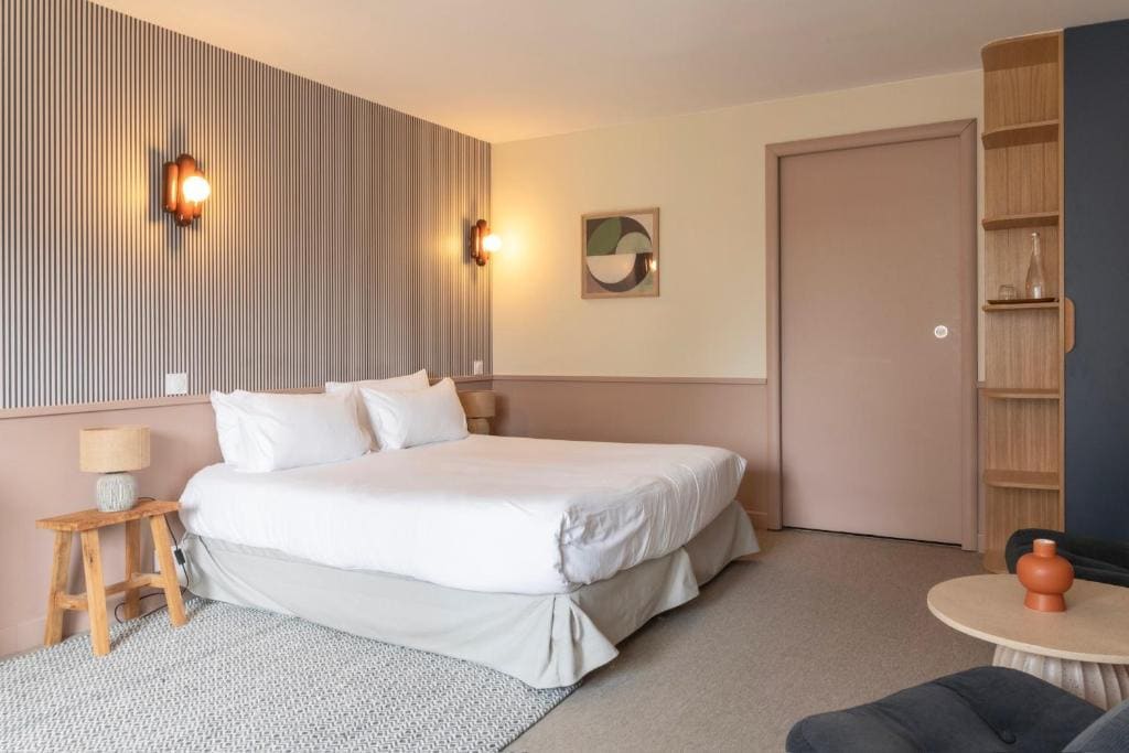 Premium Room Garden Side room - Image 3