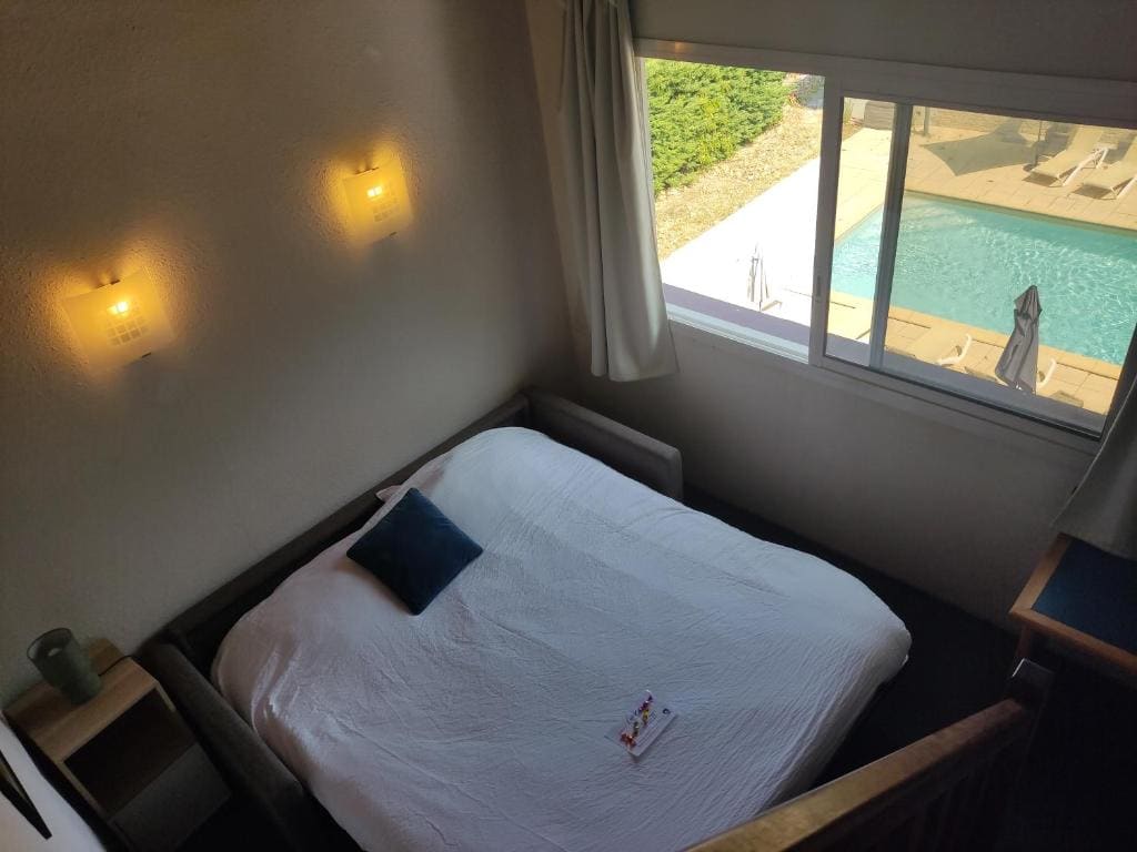 Classic Triple Room room - Image 2