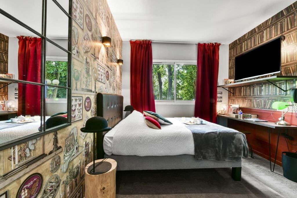 Deluxe Double Room with Shower room - Image 1