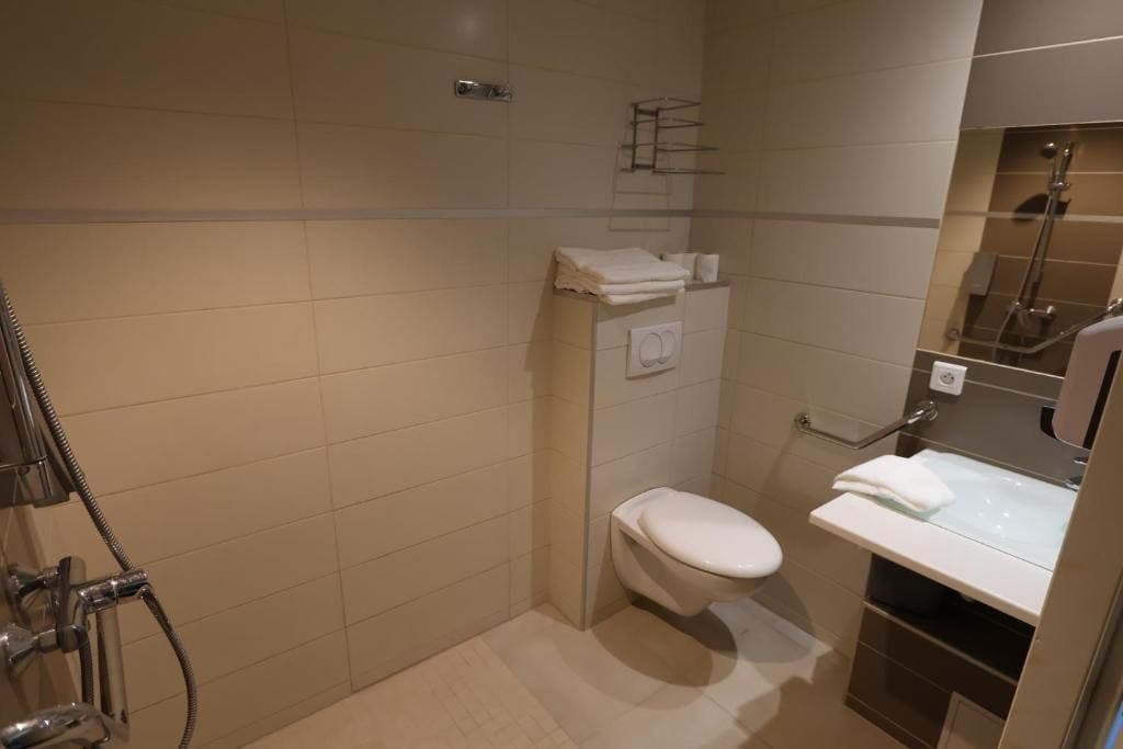 Double Room - Disability Access room - Image 2