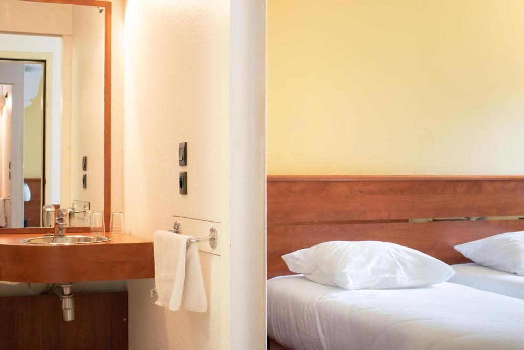 Twin Room with Air-Conditioning room - Image 1