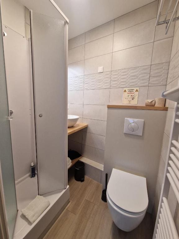 Economy Double Room room - Image 3