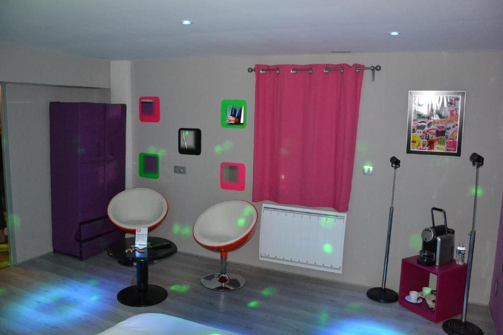 Double Room with Private Bathroom room - Image 2
