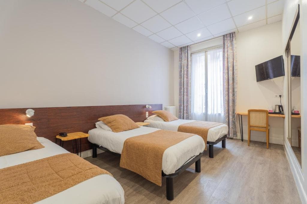 Comfort Triple Room room - Image 2