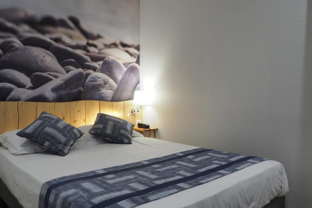 Standard Double Room room - Image 2