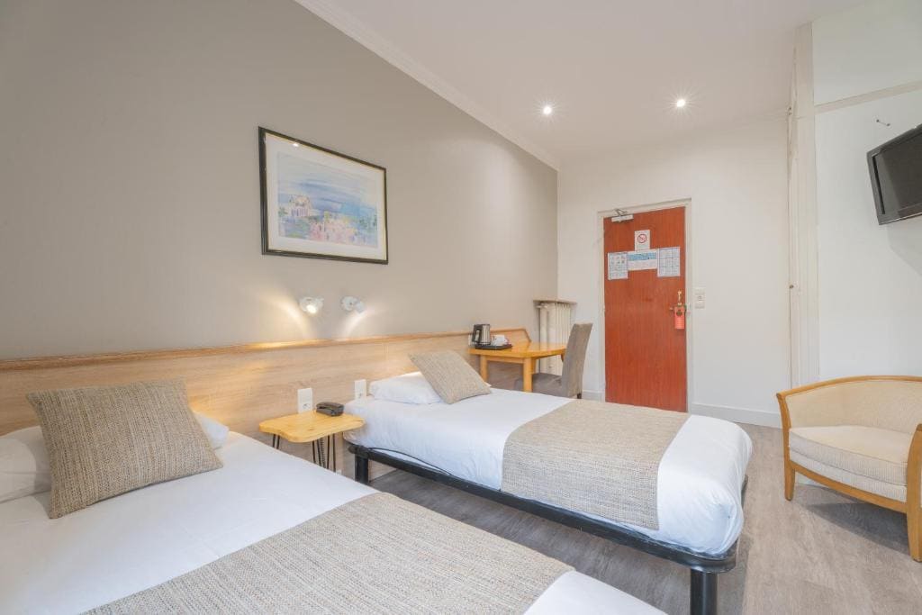 Standard Twin Room room - Image 1