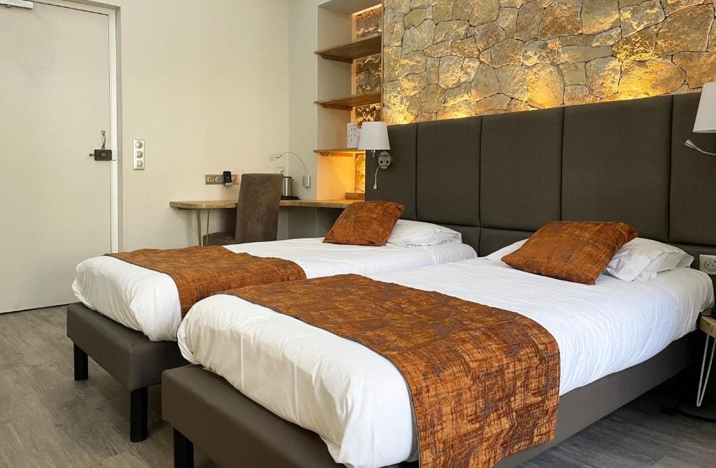 Superior Twin Room room - Image 2