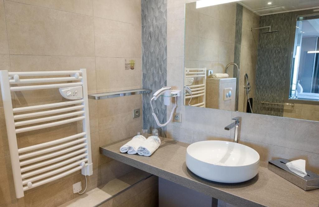 Double Room with - Sea View room - Image 2