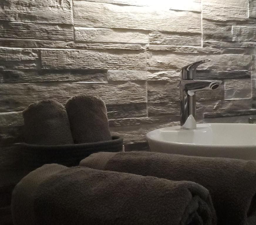 Double Room with Private Bathroom room - Image 3