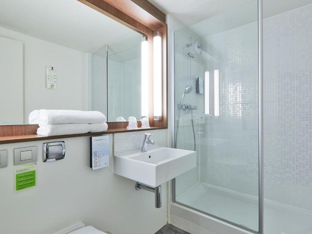 Standard Twin Room room - Image 2