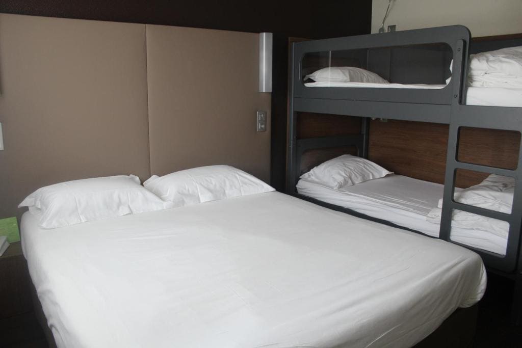 Family Room with Three Single Beds and One Bunk Bed room - Image 1