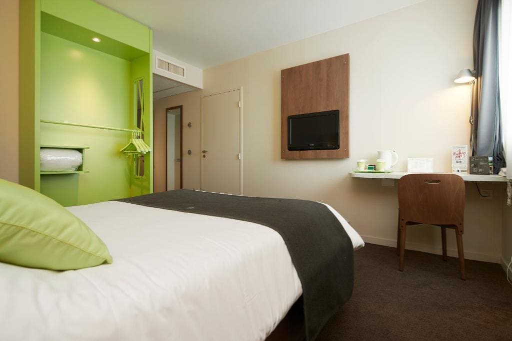 Standard Triple Room room - Image 2