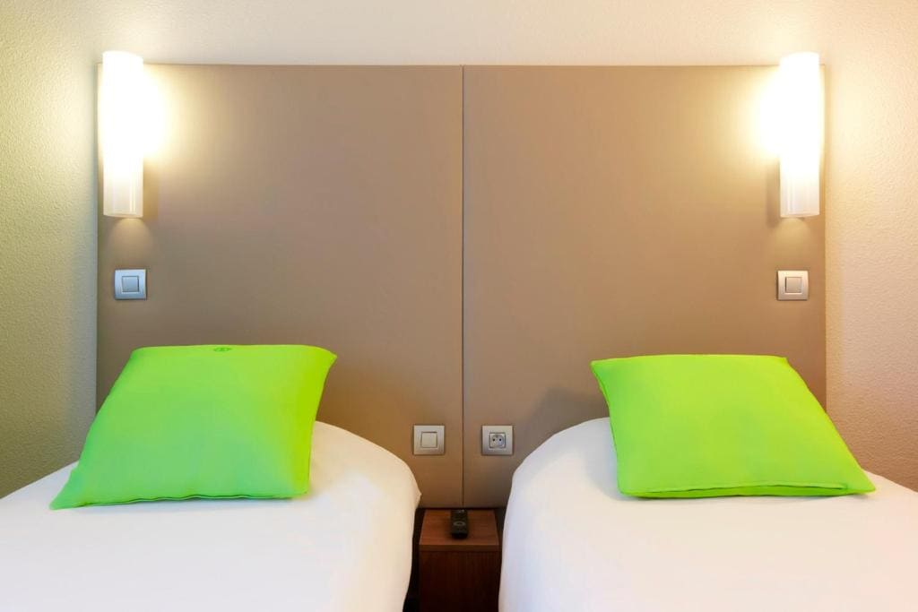 Standard Twin Room room - Image 2