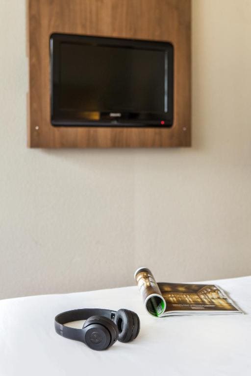 Standard Twin Room room - Image 2