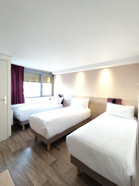 Triple Room - 3 Single Beds room - Image 3