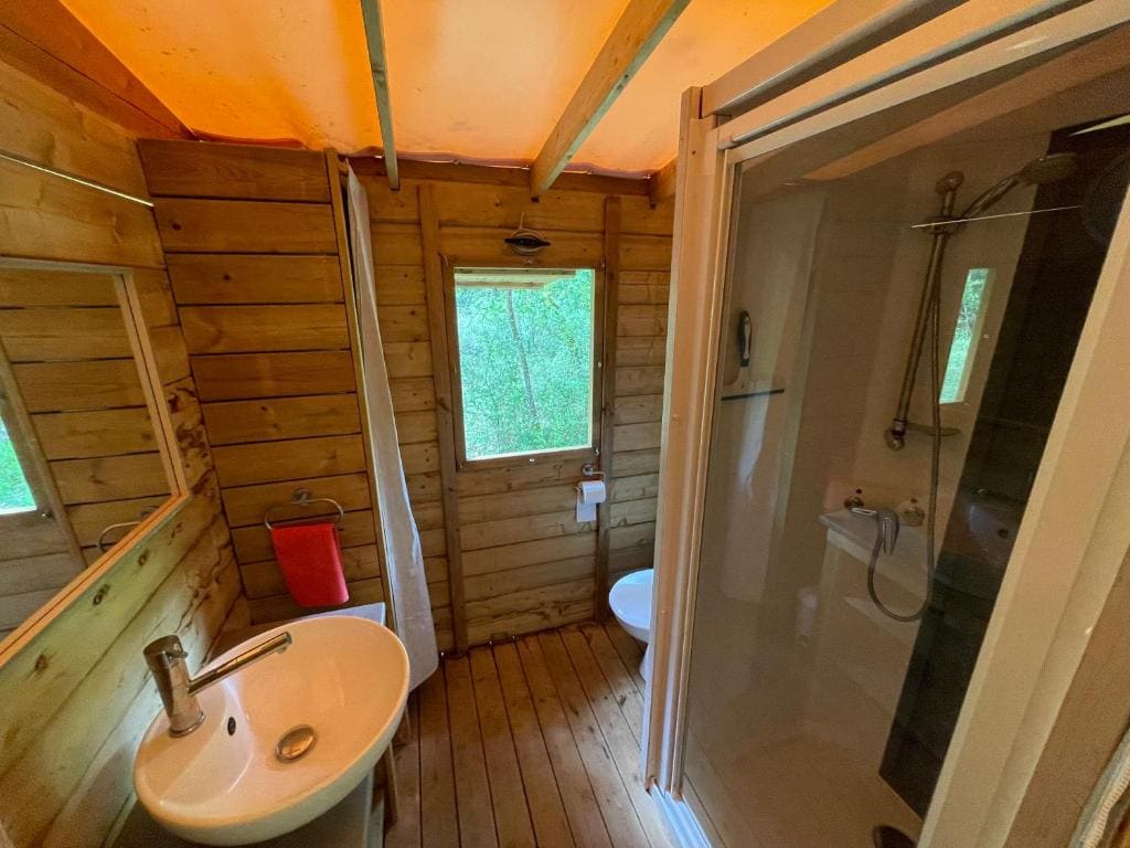 Two-Bedroom Bungalow room - Image 3