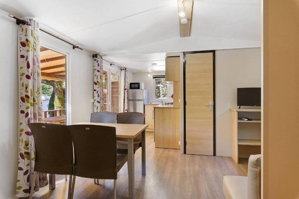 Two-Bedroom Deluxe Apartment with Garden View room - Image 1