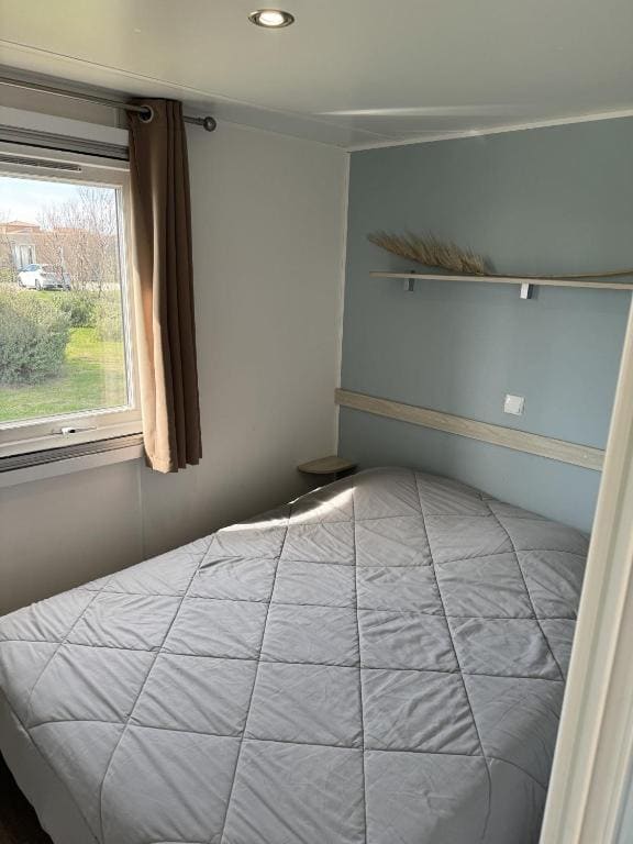 Standard Two Bedroom Mobile Home room - Image 2