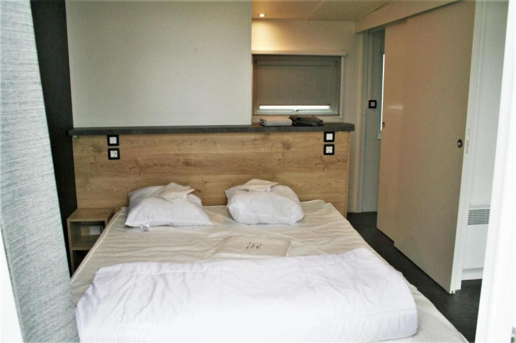 Comfort Three Bedroom Mobile Home room - Image 2
