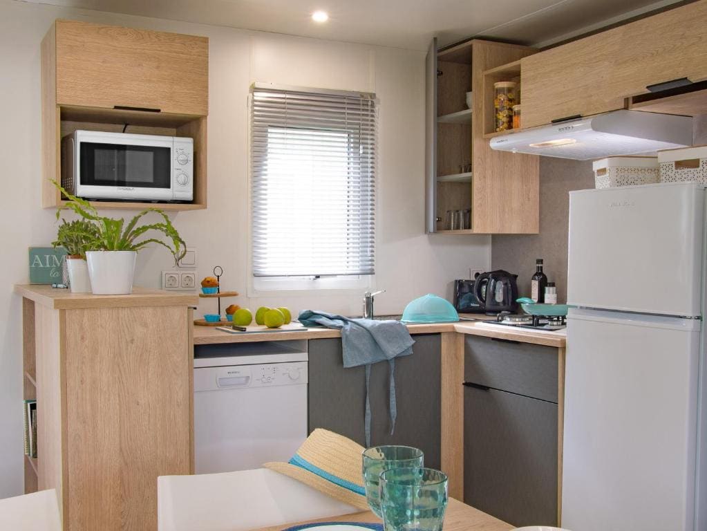 Mobile Home room - Image 1