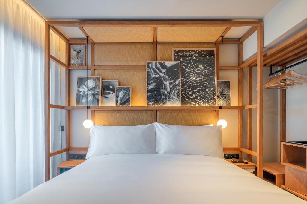 Premium King Room with Partial Sea View room - Image 1