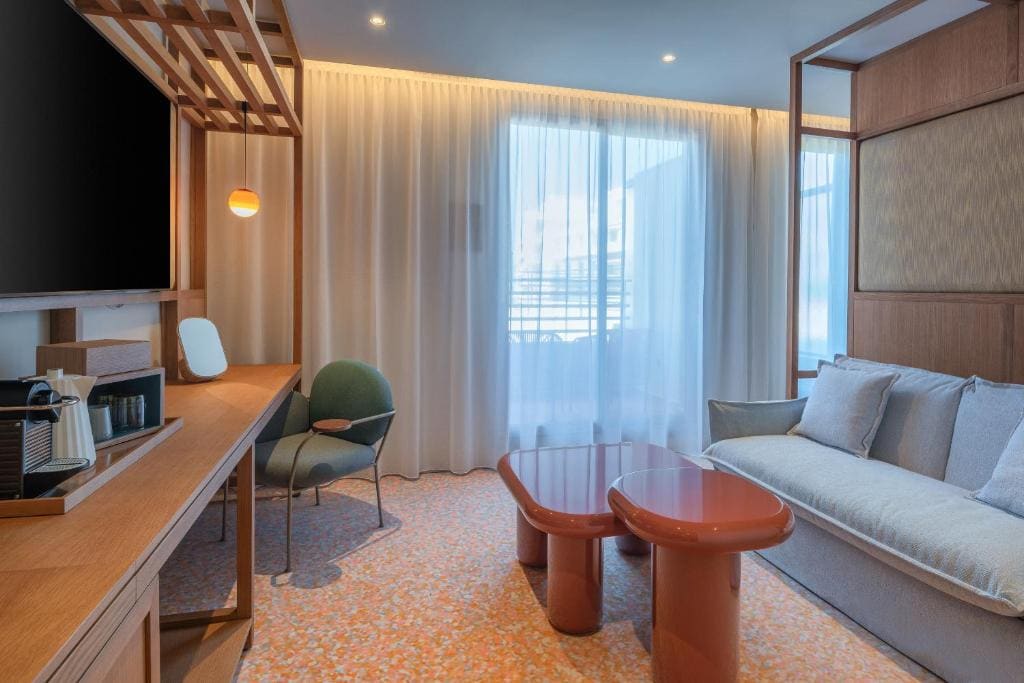 Junior King Suite with Partial Sea View room - Image 1