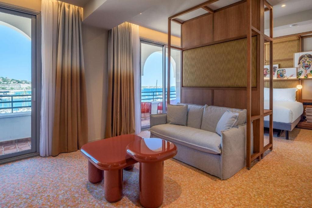 Junior King Suite with Sea View room - Image 2