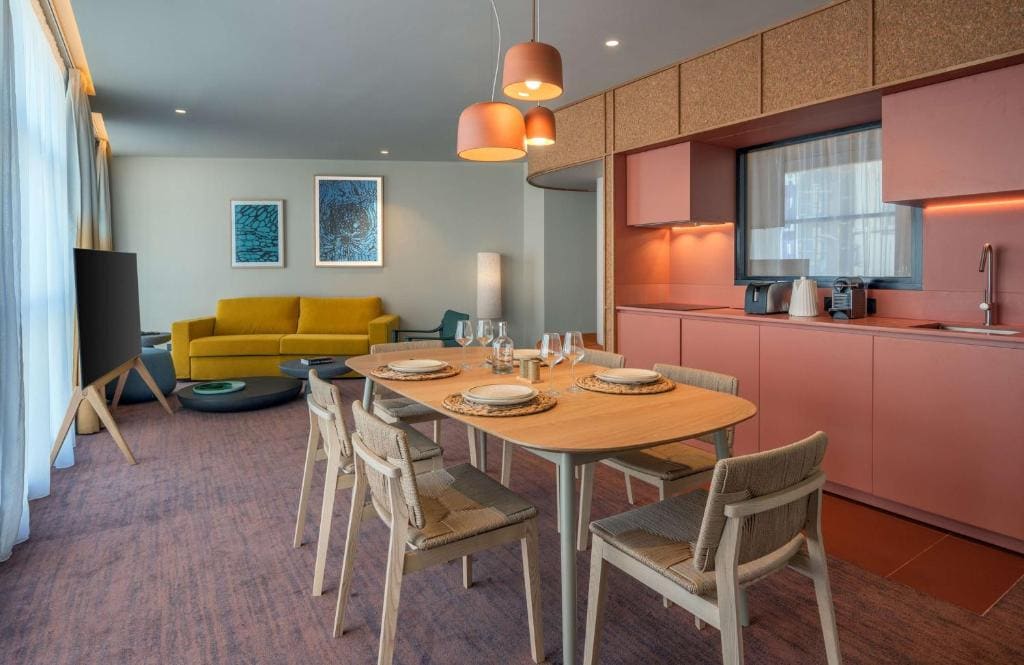 One-Bedroom Apartment with King Bed room - Image 1