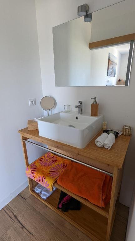 Double Room with Private Bathroom room - Image 2