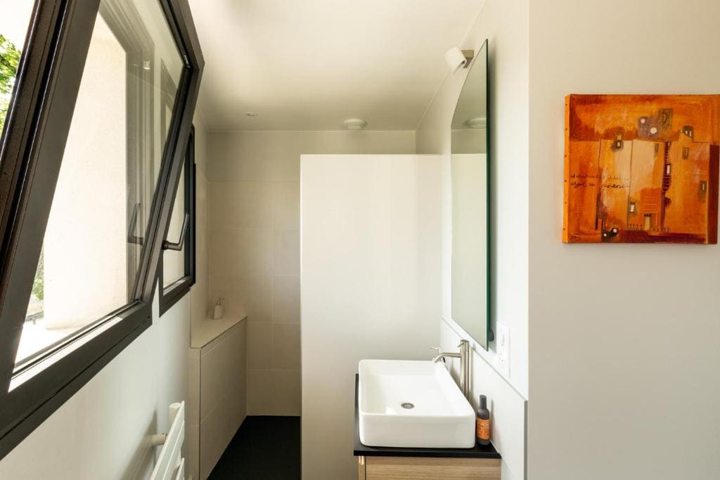 Double Room with Private External Bathroom room - Image 3