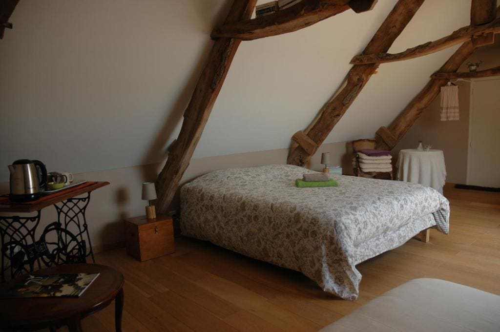 Family Room with Bathroom room - Image 3