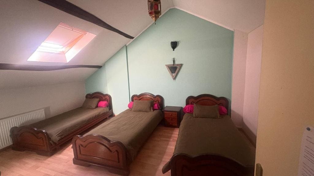 Triple Room with Bathroom room - Image 1