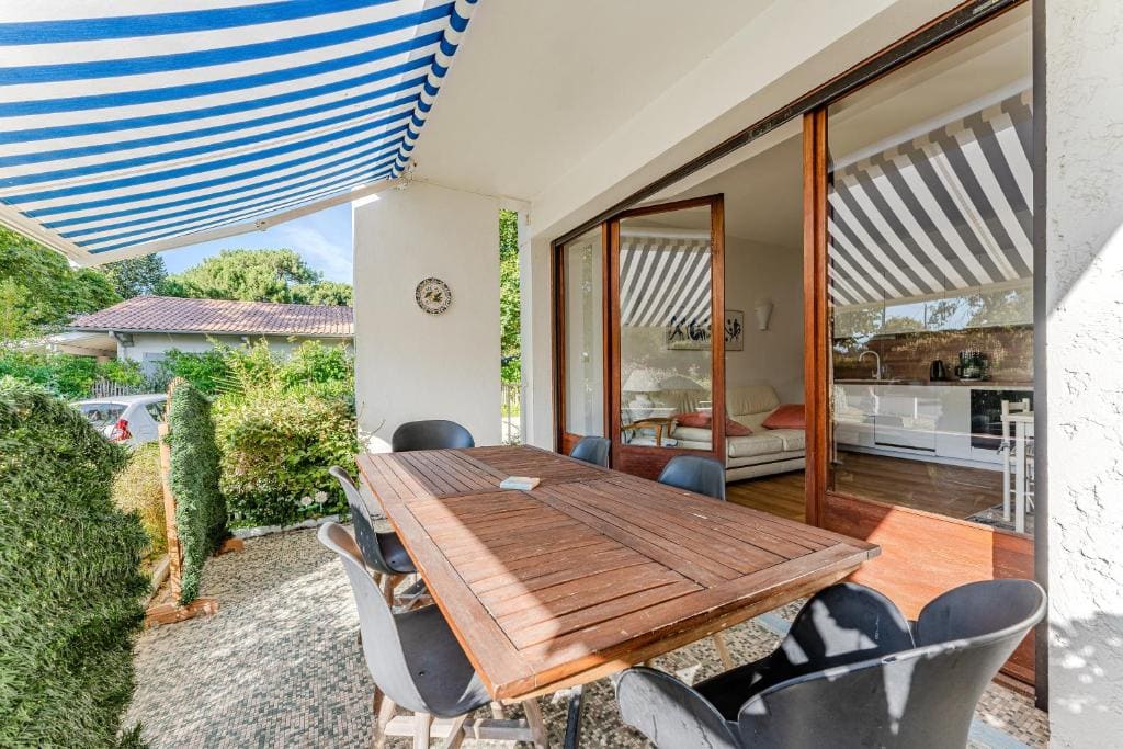 Double Room with Garden View room - Image 2