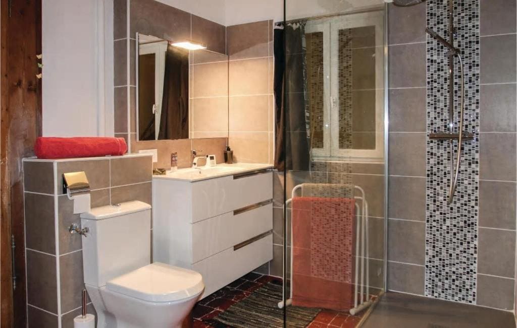 Deluxe Double Room with Shower room - Image 1