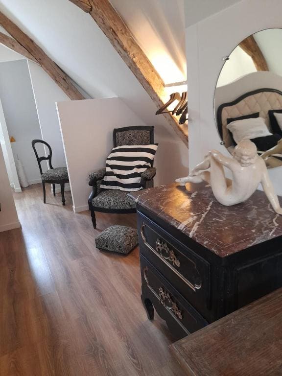 Deluxe Double Room with Bath room - Image 1