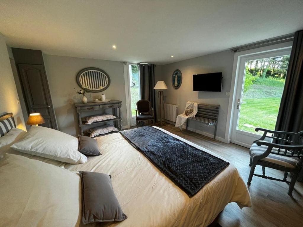 Double Room with Private Bathroom room - Image 3