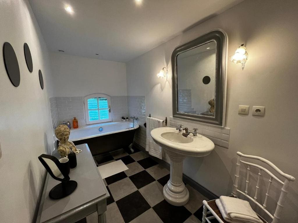 Double Room with Private Bathroom room - Image 2