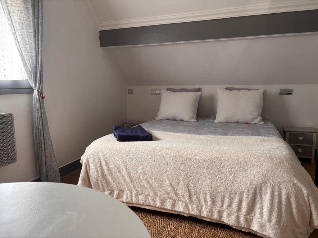 Double Room with Garden View room - Image 2