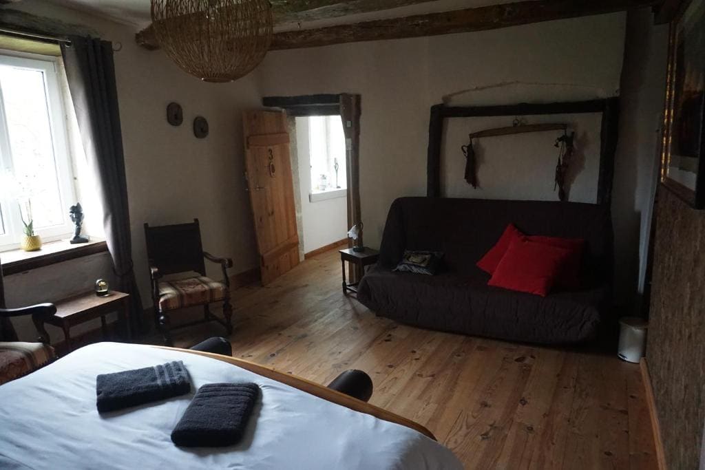 Quadruple Room with Private Bathroom room - Image 2