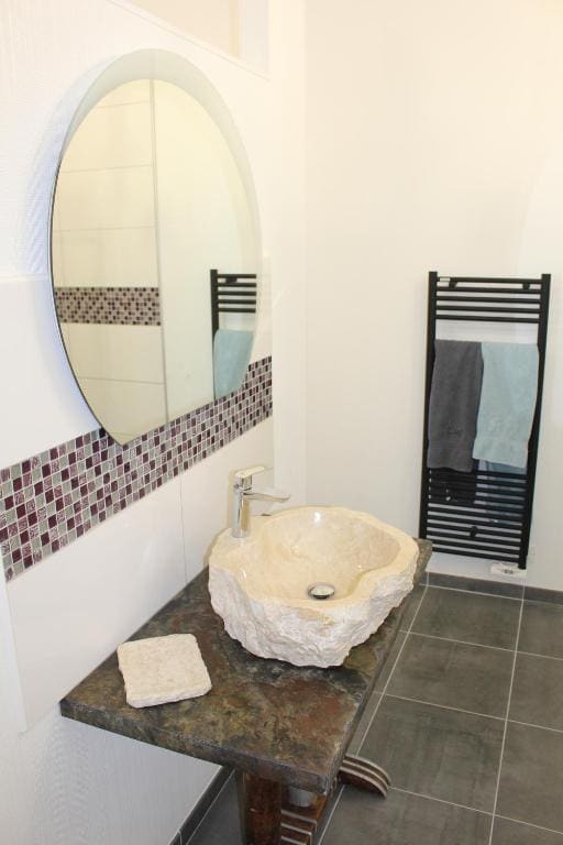 Double Room with Sea View room - Image 2
