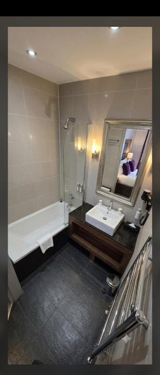 Room room - Image 1