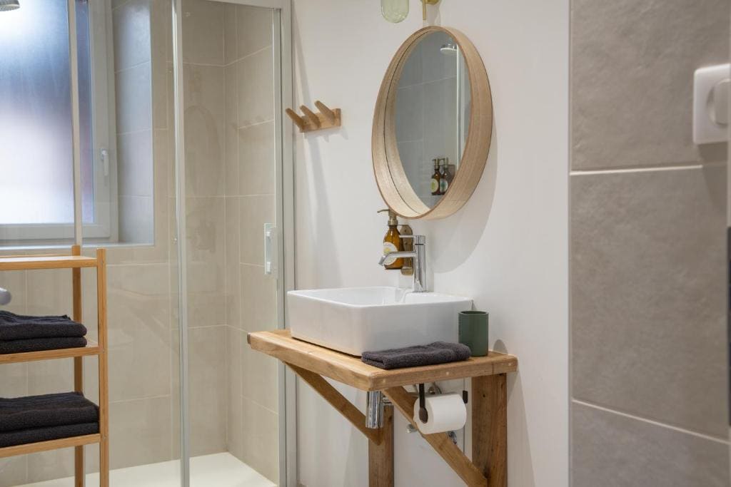 Double Room with Private Bathroom room - Image 2